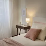 Lägenhet Oasi Mezzofanti - Duomo, Citta Studi & Aeroporto Linate *